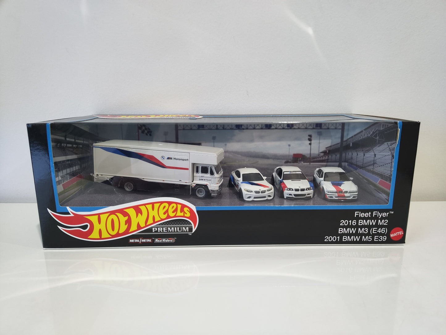 Hot Wheels Premium Diorama BMW Set