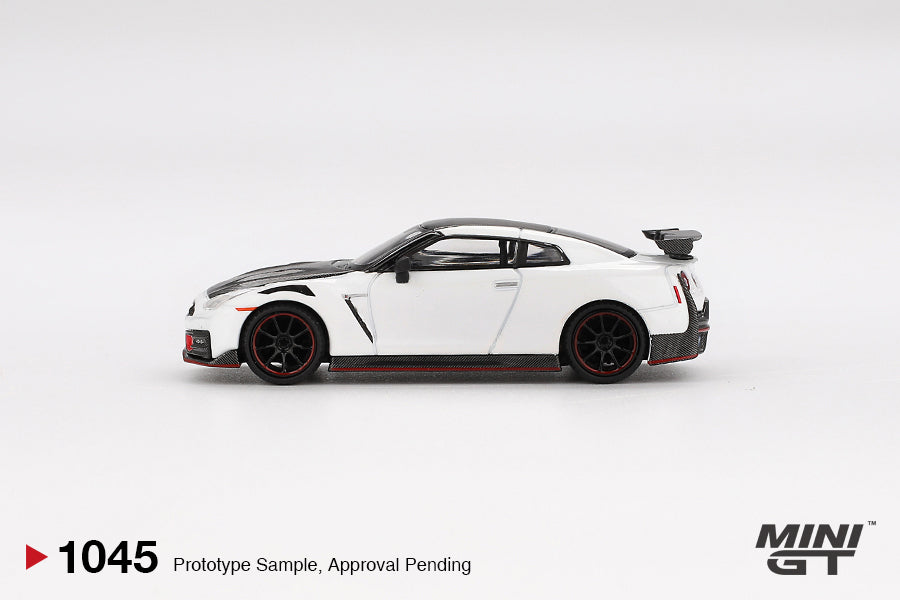 Nissan GT-R Nismo 2024 Brilliant White Pearl Mini GT