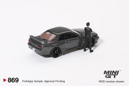 Nissan Skyline GT-R (R32) Mini GT W/Matsuda Figure Mini GT